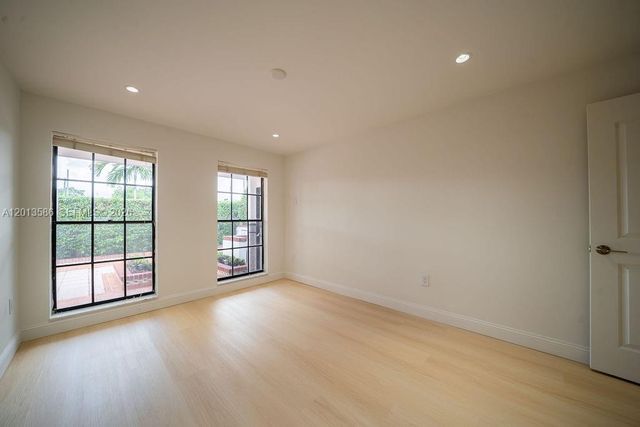 1550 S Greenway Dr, Coral Gables, FL 33134