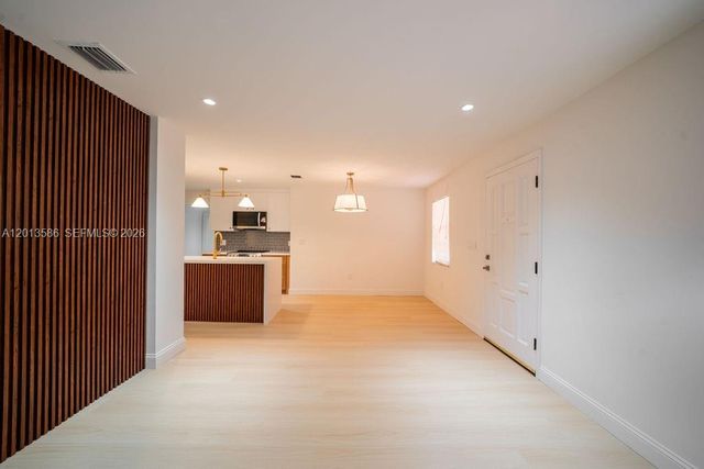 1550 S Greenway Dr, Coral Gables, FL 33134