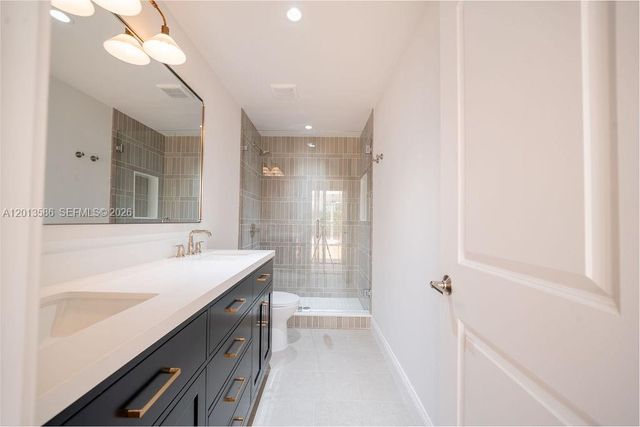 1550 S Greenway Dr, Coral Gables, FL 33134