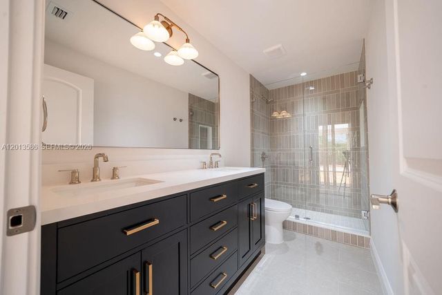 1550 S Greenway Dr, Coral Gables, FL 33134