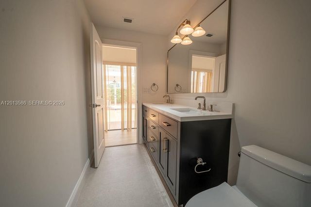 1550 S Greenway Dr, Coral Gables, FL 33134