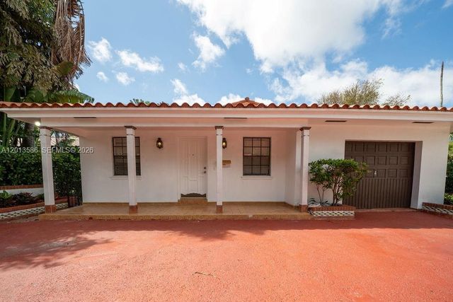 1550 S Greenway Dr, Coral Gables, FL 33134
