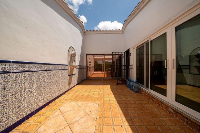 1550 S Greenway Dr, Coral Gables, FL 33134