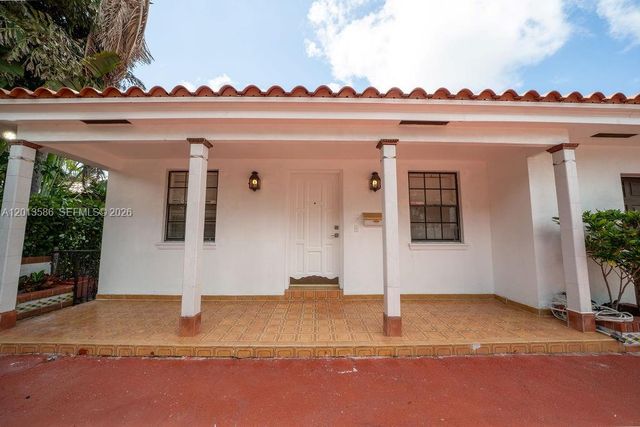 1550 S Greenway Dr, Coral Gables, FL 33134