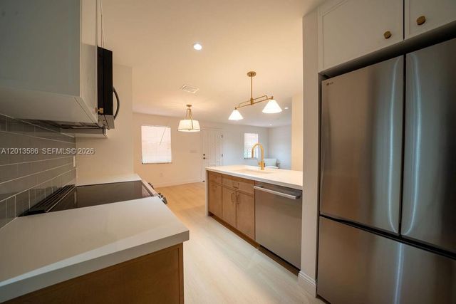 1550 S Greenway Dr, Coral Gables, FL 33134