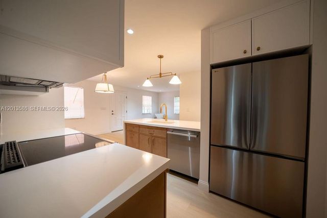 1550 S Greenway Dr, Coral Gables, FL 33134