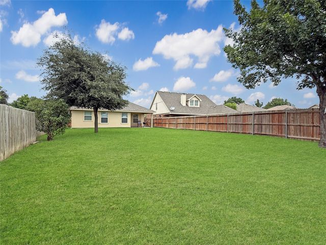 2006 Woodhurst Trail, Heartland, TX 75126