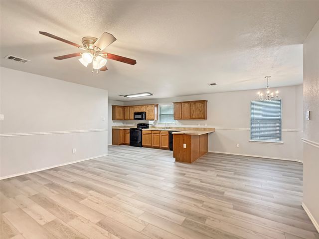 2006 Woodhurst Trail, Heartland, TX 75126