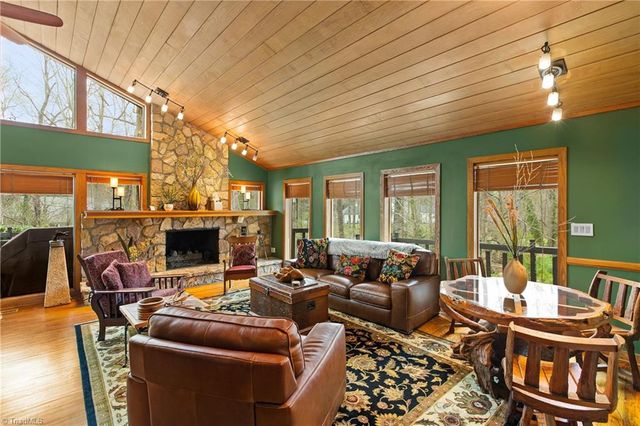 1007 Wickliff Avenue, High Point, NC 27262