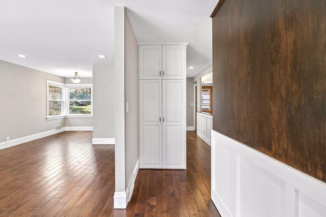 3948 Abbott Avenue S, Minneapolis, MN 55410