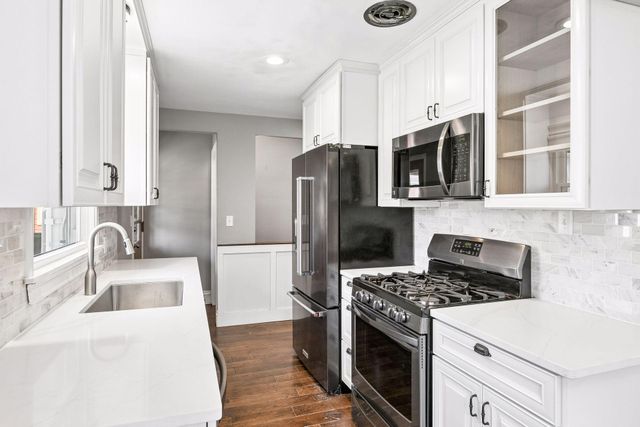 3948 Abbott Avenue S, Minneapolis, MN 55410