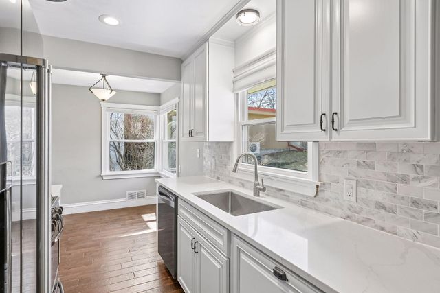 3948 Abbott Avenue S, Minneapolis, MN 55410