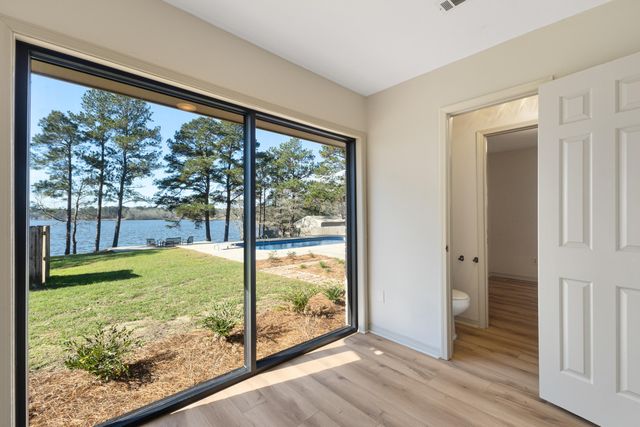 87 Baracuda Dr., Hattiesburg, MS 39402