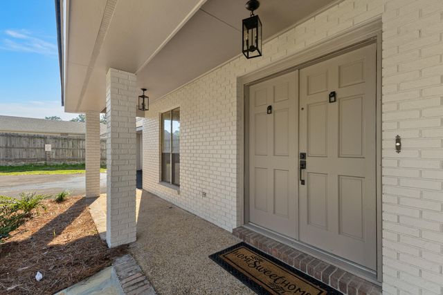 87 Baracuda Dr., Hattiesburg, MS 39402