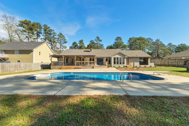 87 Baracuda Dr., Hattiesburg, MS 39402