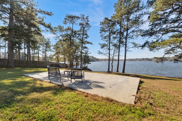 87 Baracuda Dr., Hattiesburg, MS 39402