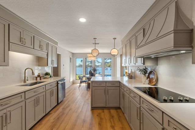 87 Baracuda Dr., Hattiesburg, MS 39402