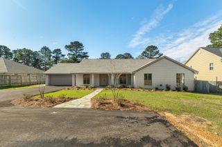 87 Baracuda Dr., Hattiesburg, MS 39402
