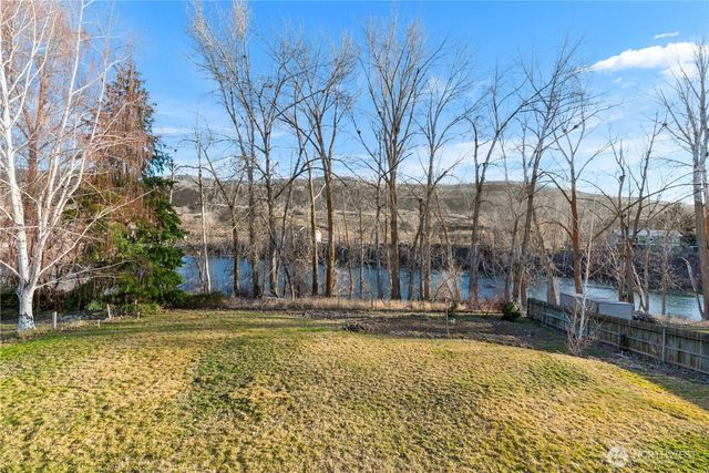 3152 Bermuda Street, Malaga, WA 98828