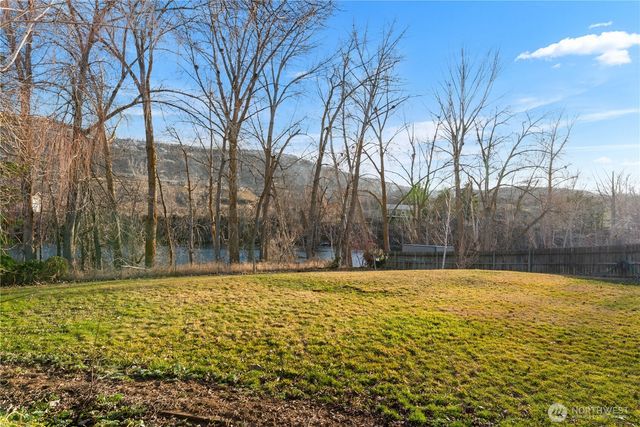 3152 Bermuda Street, Malaga, WA 98828