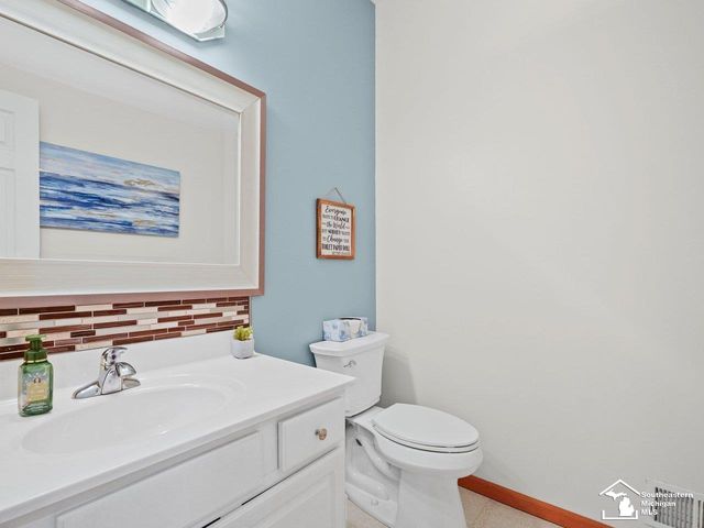 3498 Quail Hollow Drive, Lambertville, MI 48144