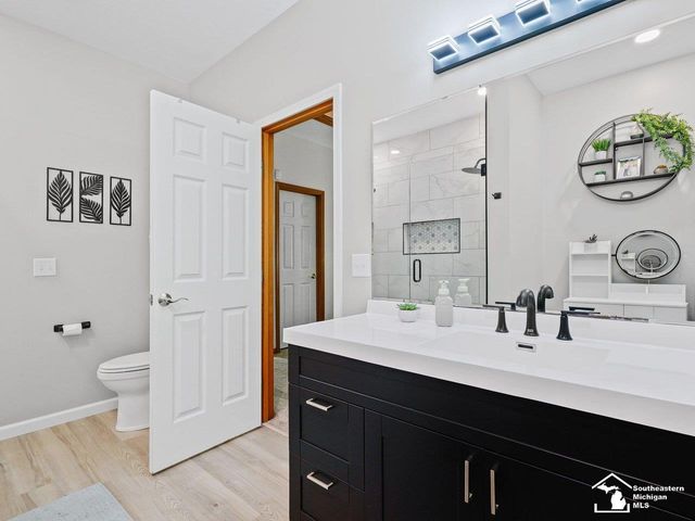 3498 Quail Hollow Drive, Lambertville, MI 48144