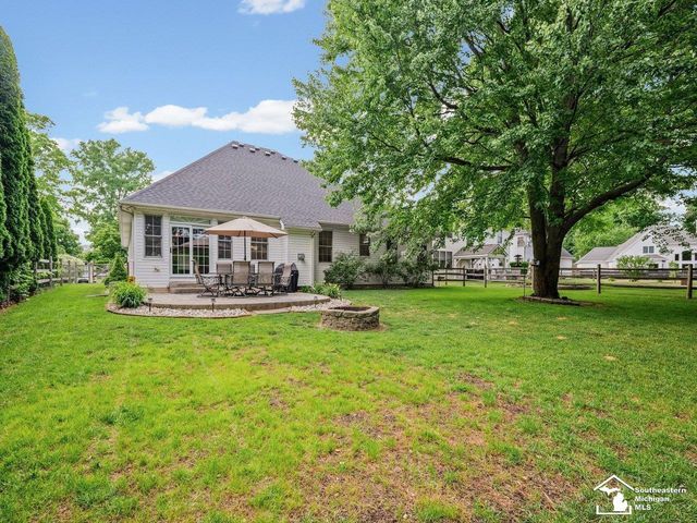 3498 Quail Hollow Drive, Lambertville, MI 48144