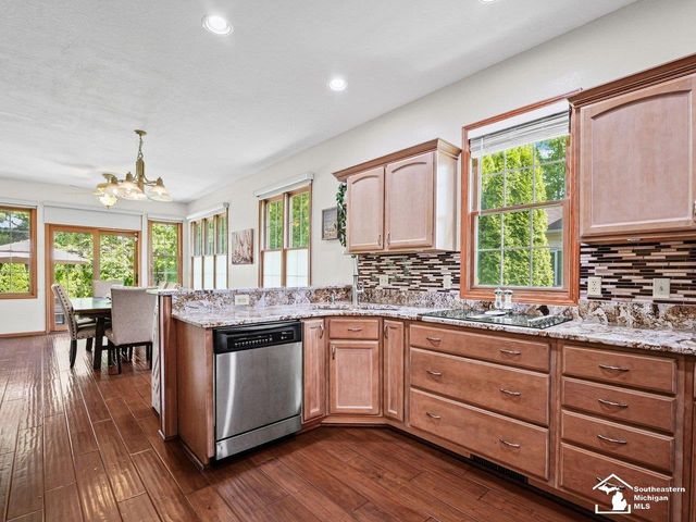 3498 Quail Hollow Drive, Lambertville, MI 48144