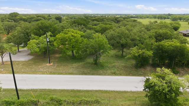 1999 Sunflower Road, Paradise, TX 76073