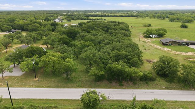 1999 Sunflower Road, Paradise, TX 76073