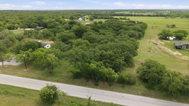 1999 Sunflower Road, Paradise, TX 76073