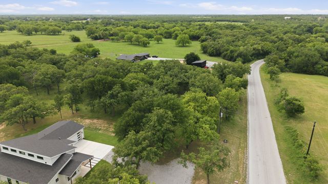 1999 Sunflower Road, Paradise, TX 76073