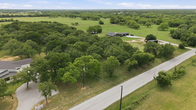 1999 Sunflower Road, Paradise, TX 76073
