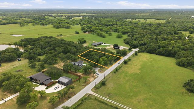 1999 Sunflower Road, Paradise, TX 76073