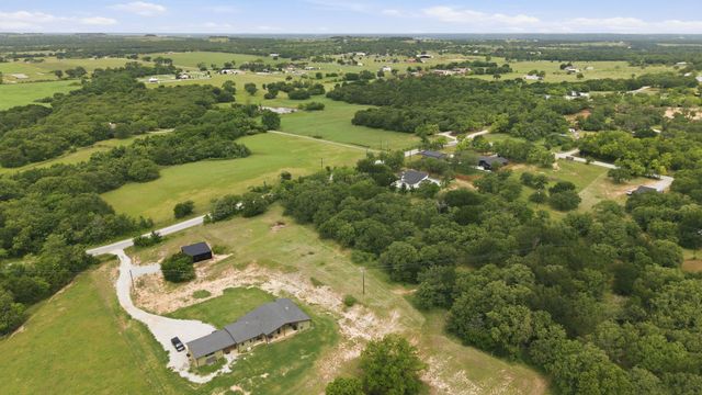 1999 Sunflower Road, Paradise, TX 76073