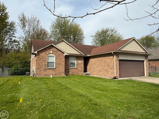 51819 Kings Pointe Drive, New Baltimore, MI 48047