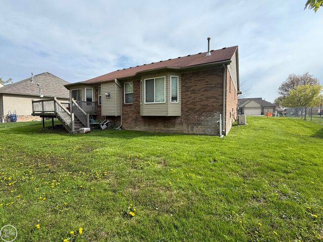 51819 Kings Pointe Drive, New Baltimore, MI 48047