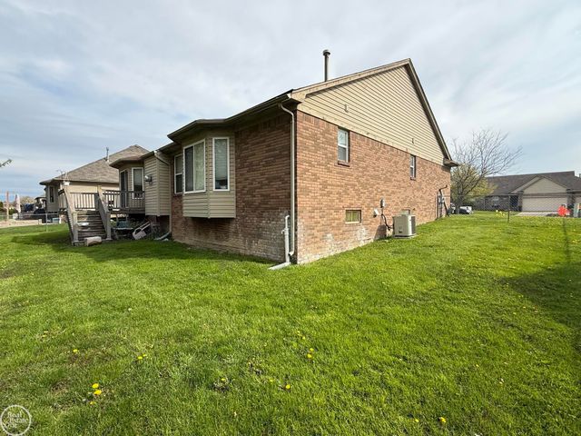 51819 Kings Pointe Drive, New Baltimore, MI 48047