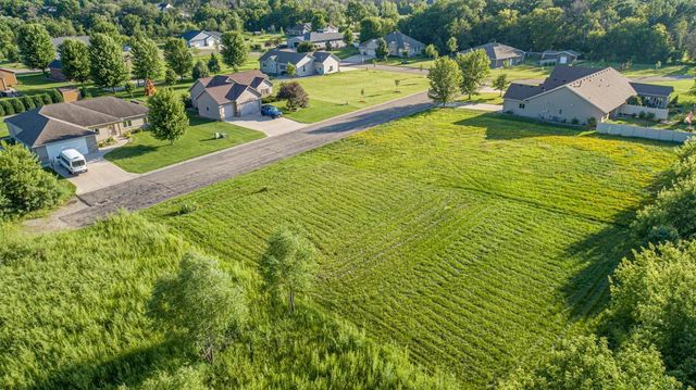2402 Haddonstone Lane NE, Owatonna, MN 55060