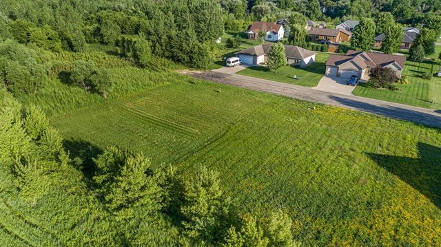 2402 Haddonstone Lane NE, Owatonna, MN 55060