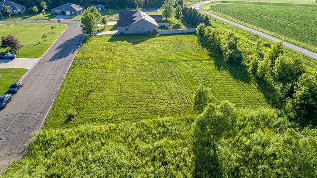 2402 Haddonstone Lane NE, Owatonna, MN 55060