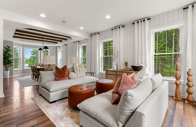 16 Lloyd Circle 30, Norton, MA 02766