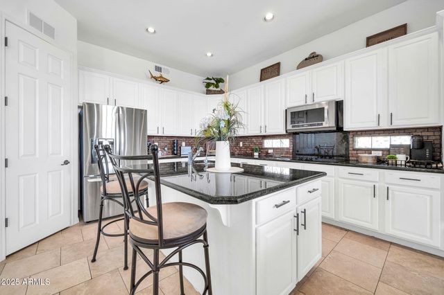 3335 W CARRIAGE Drive, Phoenix, AZ 85086