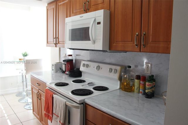 2501 Douglas Road 304, Miami, FL 33133