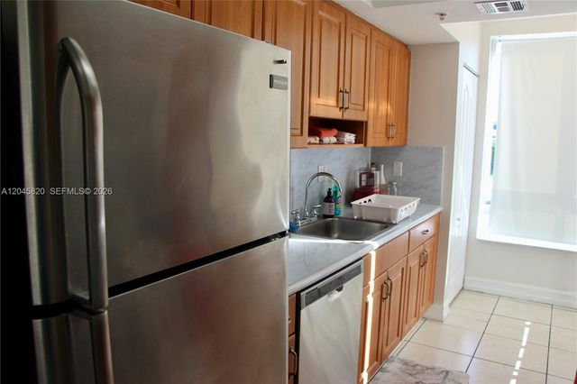 2501 Douglas Road 304, Miami, FL 33133