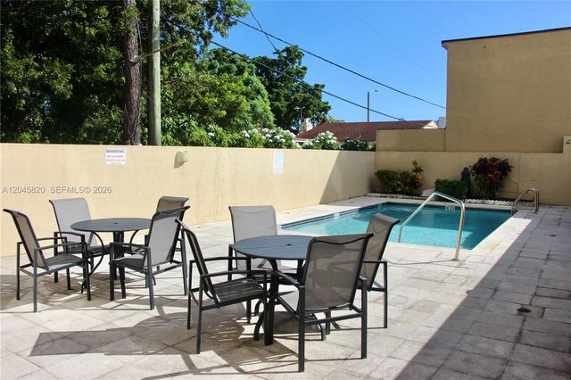 2501 Douglas Road 304, Miami, FL 33133