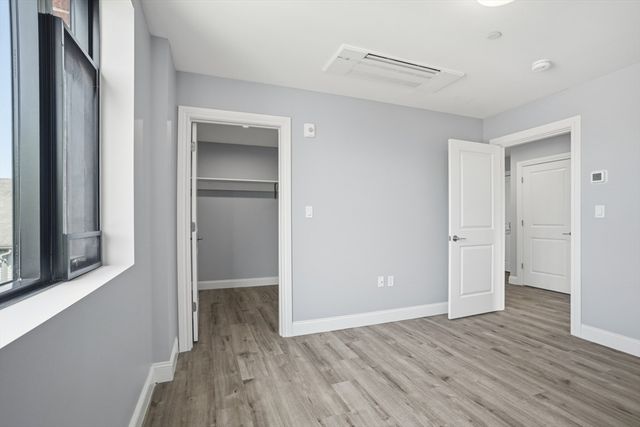 632 Centre St 301, Boston, MA 02139