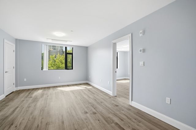 632 Centre St 301, Boston, MA 02139