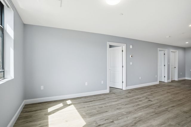 632 Centre St 301, Boston, MA 02139