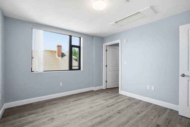 632 Centre St 301, Boston, MA 02139